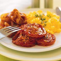 Oven Roasted Tomatoes with Crispy Bacon and Scrambled Eggs