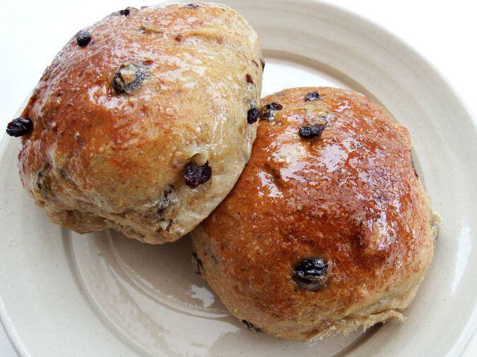 Spiced Currant Bun